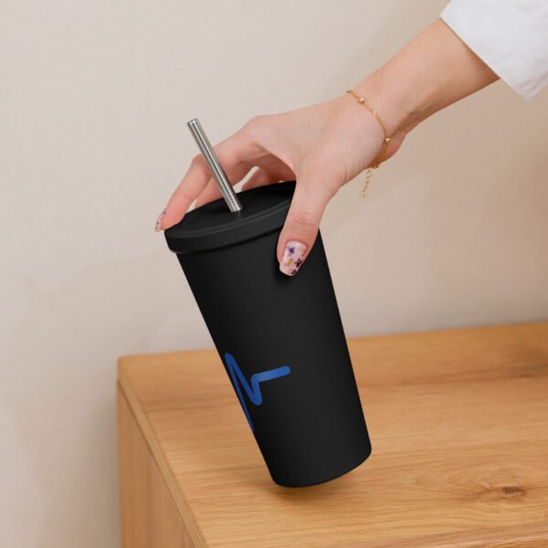 Insulated tumbler with a straw - Image 3