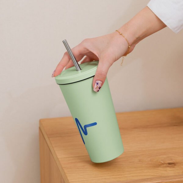 Insulated tumbler with a straw - Image 15